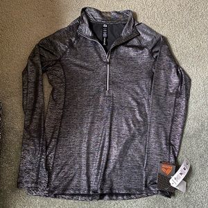Active wear half zip pull over